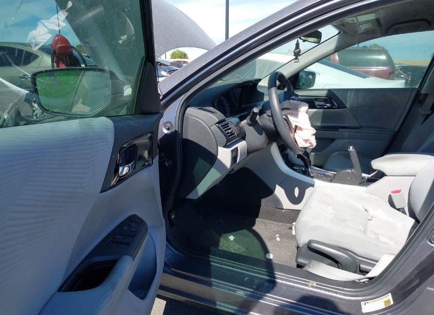 Photo 5 of 2017 Honda Accord LX (VIN 1HGCR2F45HA101597)