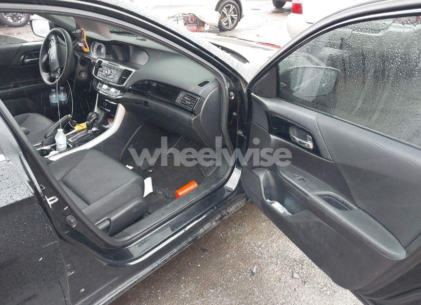 Photo 5 of 2016 Honda Accord LX (VIN 1HGCR2F4XGA075125)