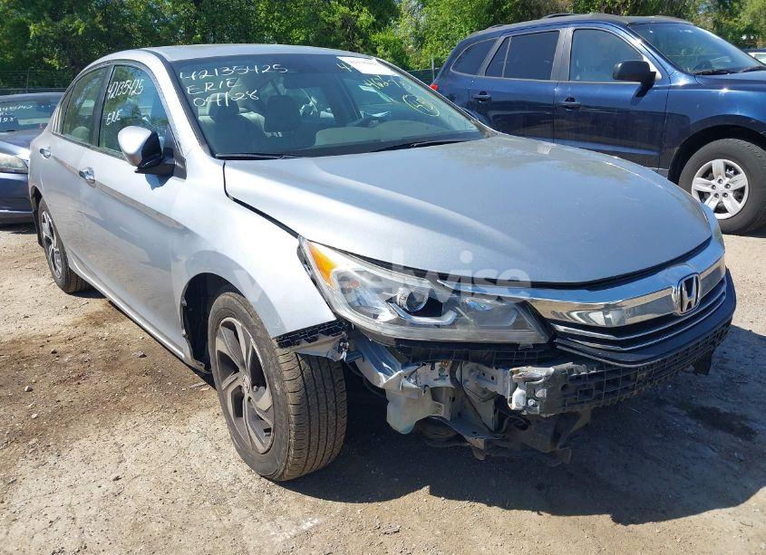 Photo 18 of 2017 Honda Accord LX (VIN 1HGCR2F4XHA068712)