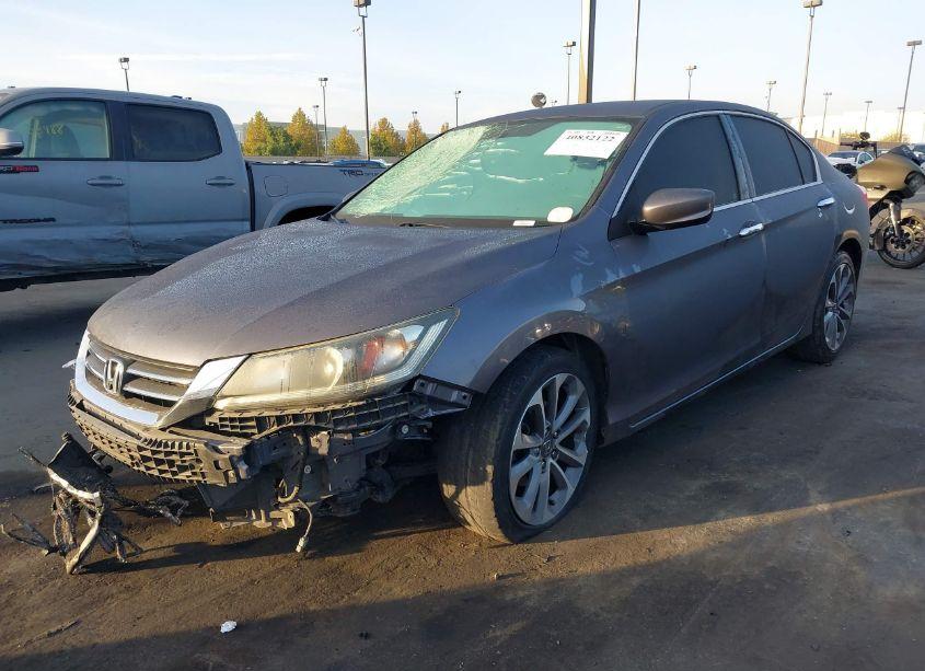 Photo 2 of 2015 Honda Accord SPORT (VIN 1HGCR2F50FA011005)