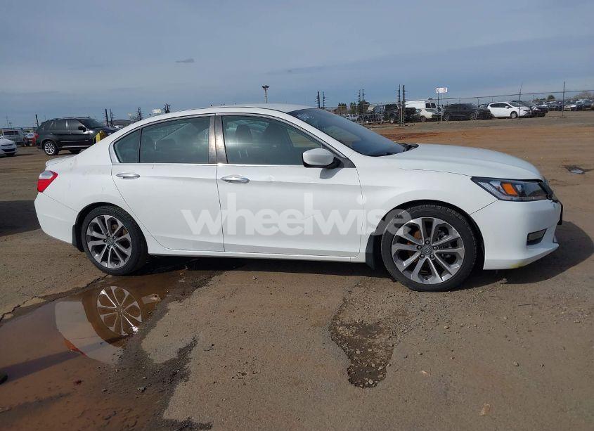 Photo 13 of 2015 Honda Accord SPORT (VIN 1HGCR2F50FA016804)