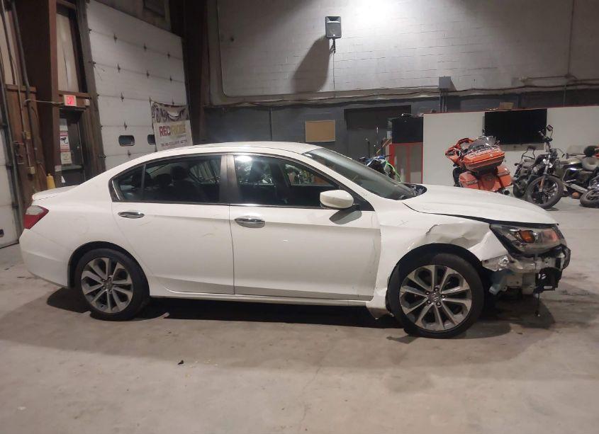 Photo 14 of 2015 Honda Accord SPORT (VIN 1HGCR2F50FA039399)