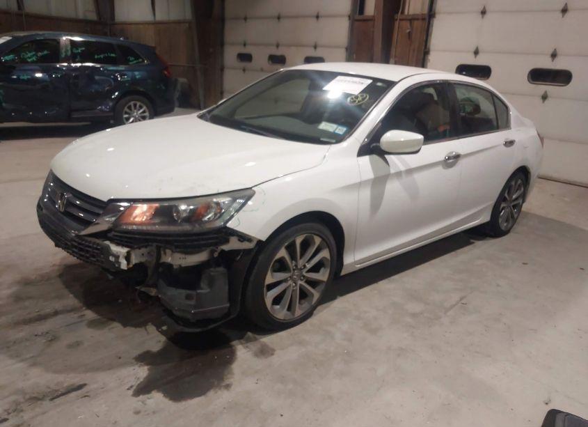 Photo 2 of 2015 Honda Accord SPORT (VIN 1HGCR2F50FA039399)