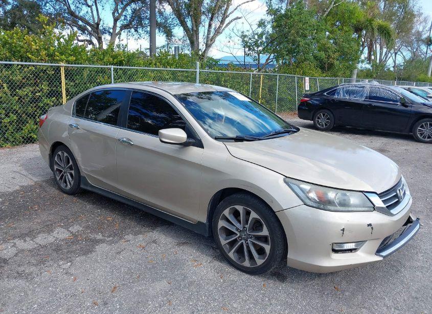 2015 Honda Accord SPORT (VIN 1HGCR2F50FA058423) main photo