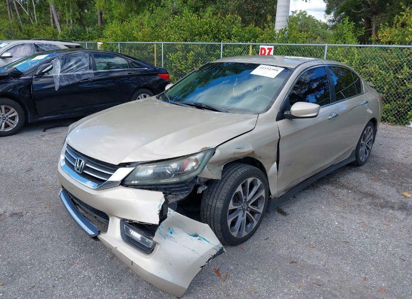 Photo 2 of 2015 Honda Accord SPORT (VIN 1HGCR2F50FA058423)