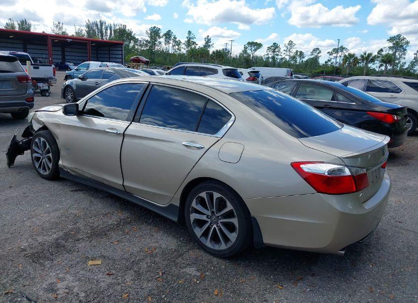 Photo 3 of 2015 Honda Accord SPORT (VIN 1HGCR2F50FA058423)