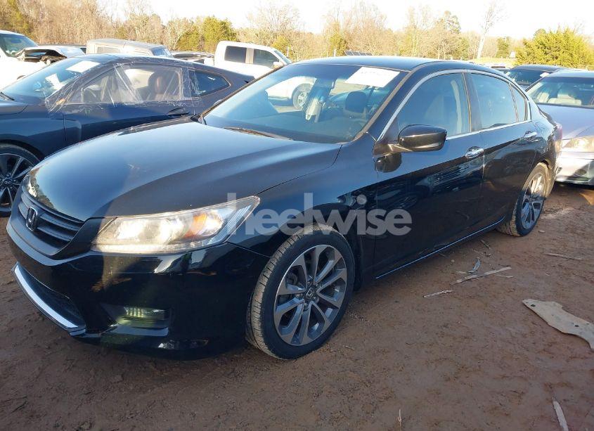 Photo 2 of 2015 Honda Accord SPORT (VIN 1HGCR2F50FA097433)
