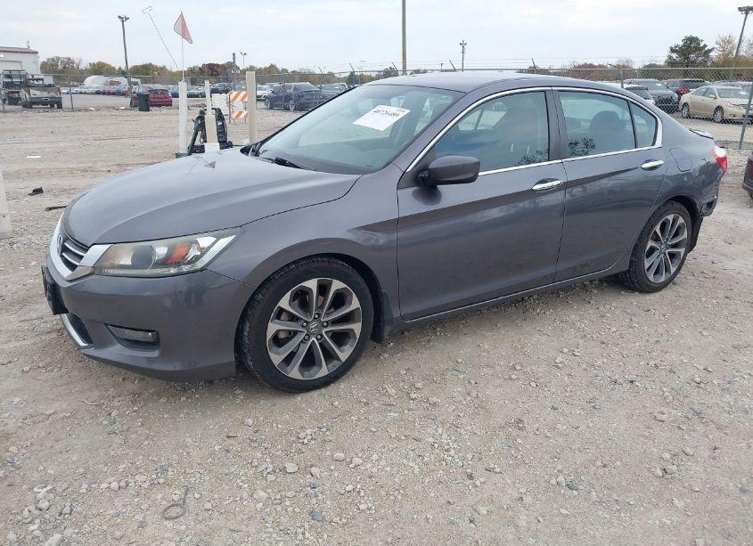 Photo 2 of 2015 Honda Accord SPORT (VIN 1HGCR2F50FA121276)