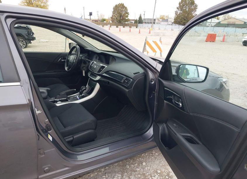 Photo 5 of 2015 Honda Accord SPORT (VIN 1HGCR2F50FA121276)