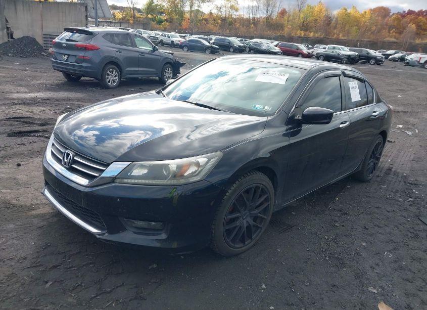 Photo 2 of 2015 Honda Accord SPORT (VIN 1HGCR2F50FA134156)
