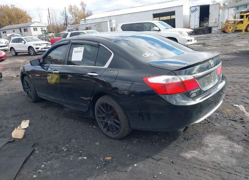 Photo 3 of 2015 Honda Accord SPORT (VIN 1HGCR2F50FA134156)