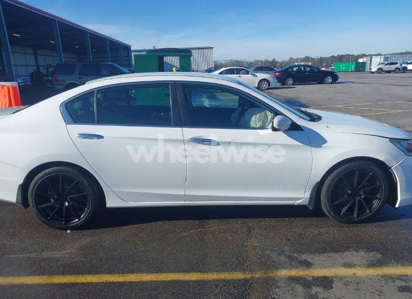 Photo 13 of 2015 Honda Accord SPORT (VIN 1HGCR2F50FA159557)