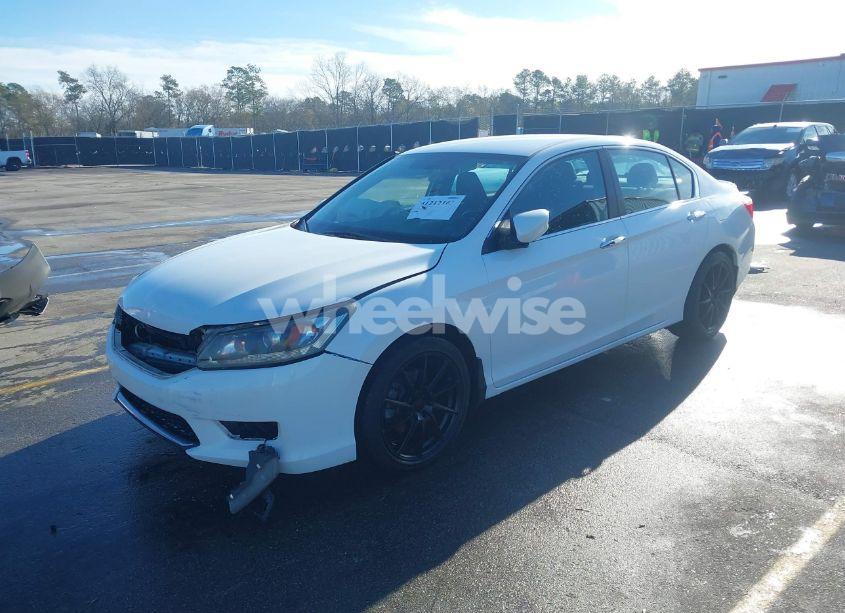 Photo 2 of 2015 Honda Accord SPORT (VIN 1HGCR2F50FA159557)