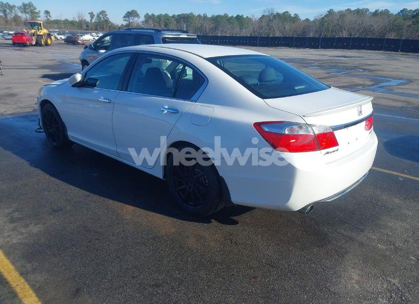 Photo 3 of 2015 Honda Accord SPORT (VIN 1HGCR2F50FA159557)