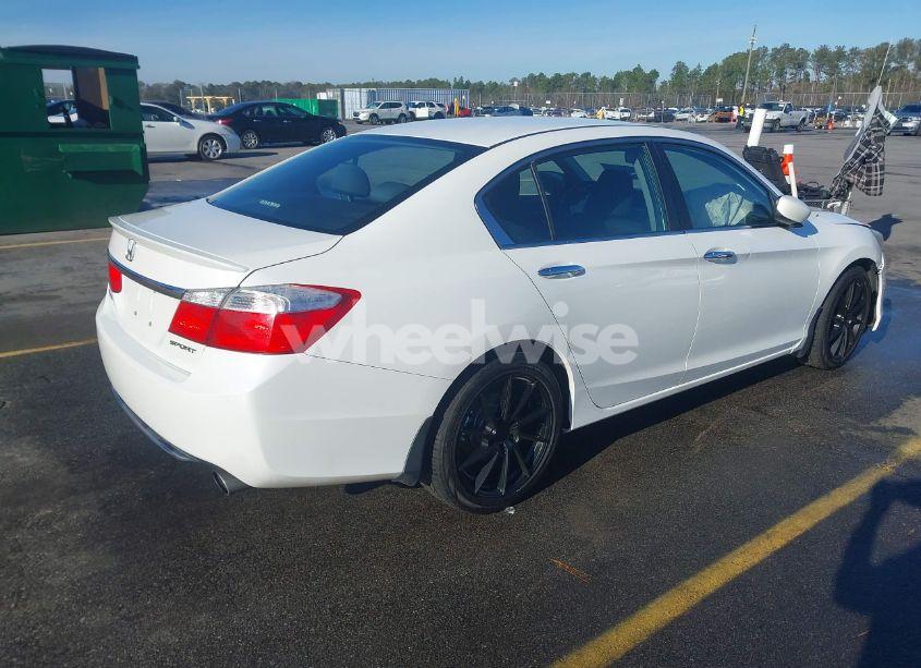 Photo 4 of 2015 Honda Accord SPORT (VIN 1HGCR2F50FA159557)