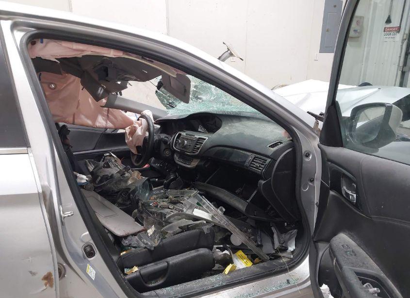 Photo 5 of 2015 Honda Accord SPORT (VIN 1HGCR2F50FA173121)