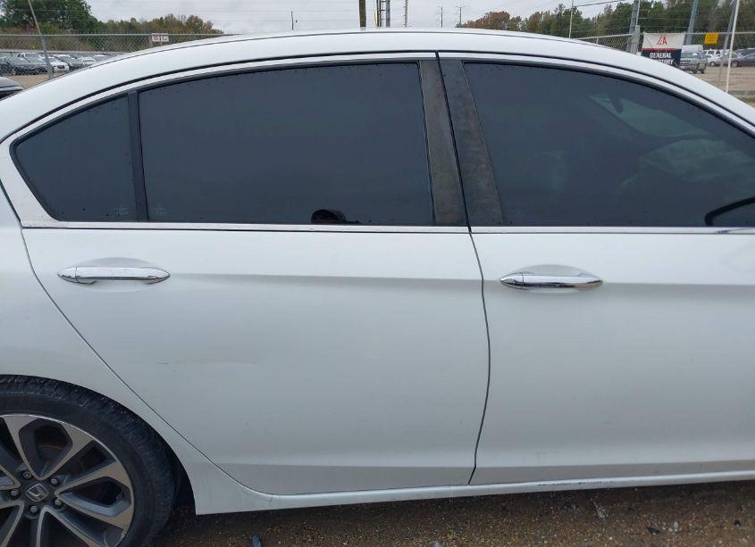 Photo 13 of 2015 Honda Accord SPORT (VIN 1HGCR2F50FA207090)