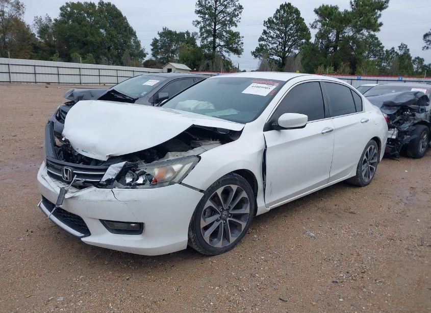 Photo 2 of 2015 Honda Accord SPORT (VIN 1HGCR2F50FA207090)