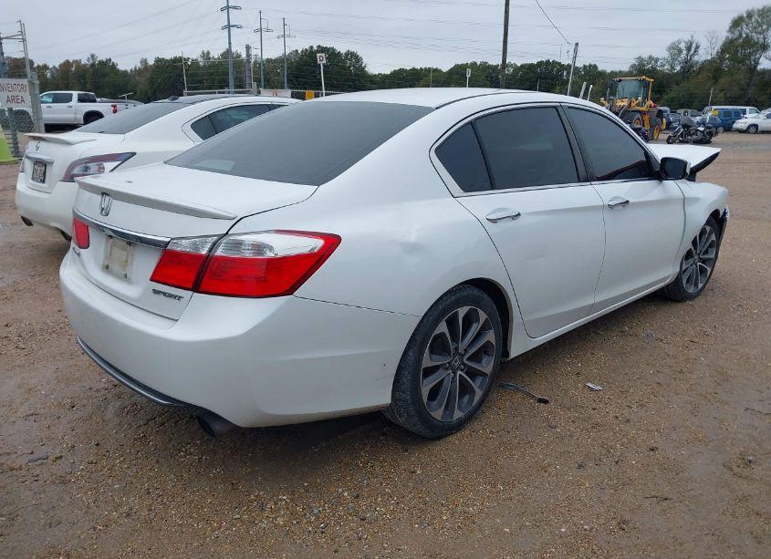 Photo 4 of 2015 Honda Accord SPORT (VIN 1HGCR2F50FA207090)