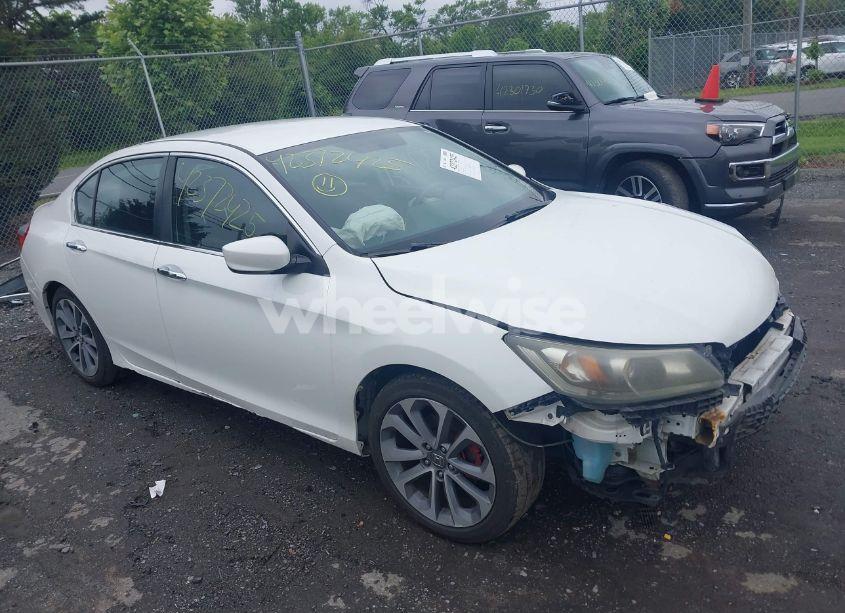 2015 Honda Accord SPORT (VIN 1HGCR2F50FA215268) main photo