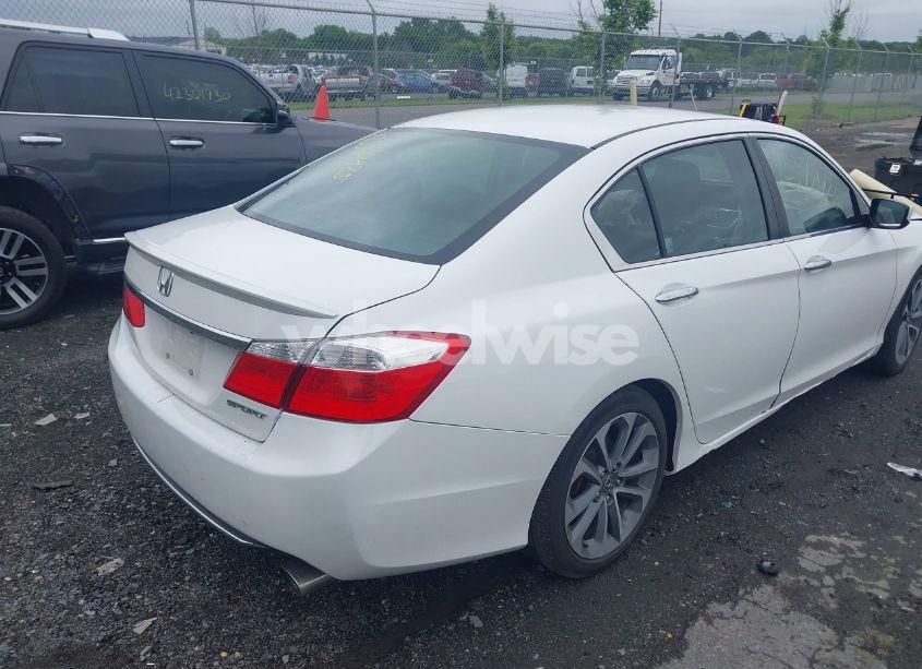 Photo 4 of 2015 Honda Accord SPORT (VIN 1HGCR2F50FA215268)