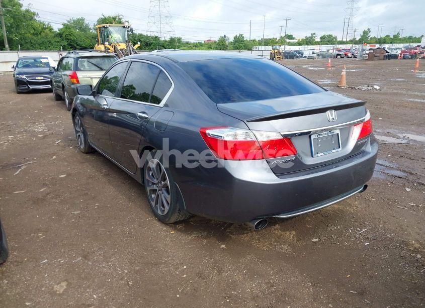 Photo 3 of 2015 Honda Accord SPORT (VIN 1HGCR2F50FA222768)