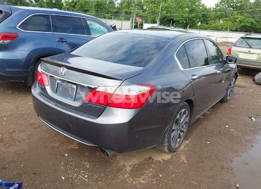 Photo 4 of 2015 Honda Accord SPORT (VIN 1HGCR2F50FA222768)