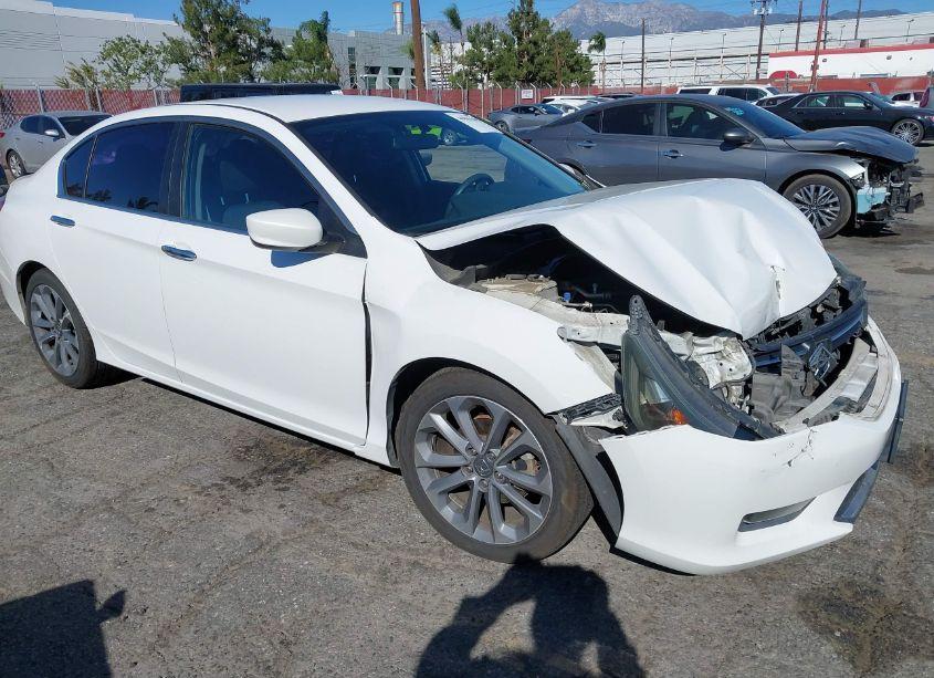 2015 Honda Accord SPORT (VIN 1HGCR2F50FA250618) main photo