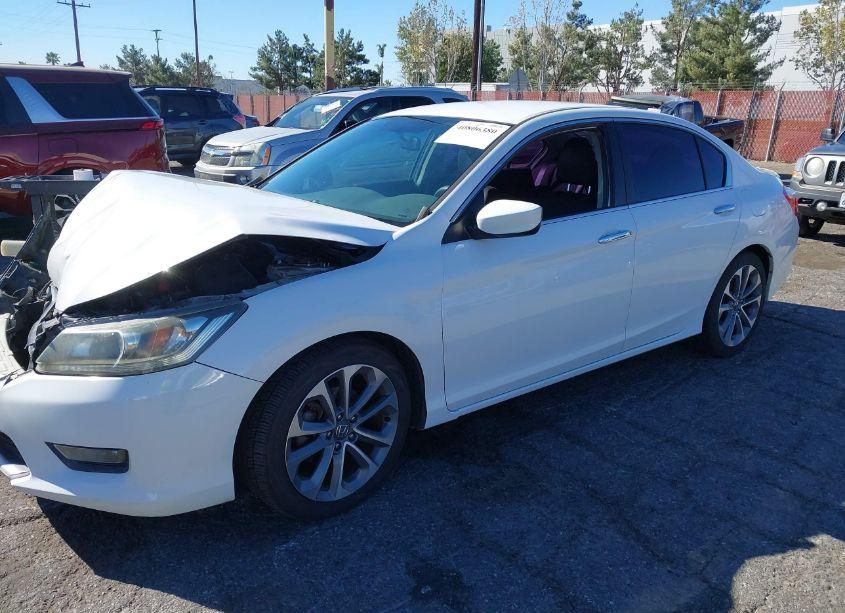 Photo 2 of 2015 Honda Accord SPORT (VIN 1HGCR2F50FA250618)