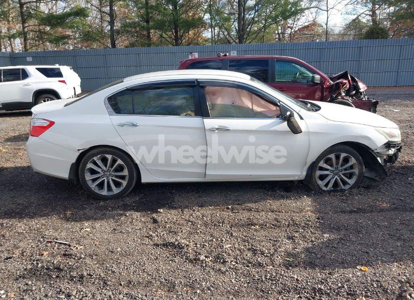 Photo 13 of 2015 Honda Accord SPORT (VIN 1HGCR2F50FA255107)