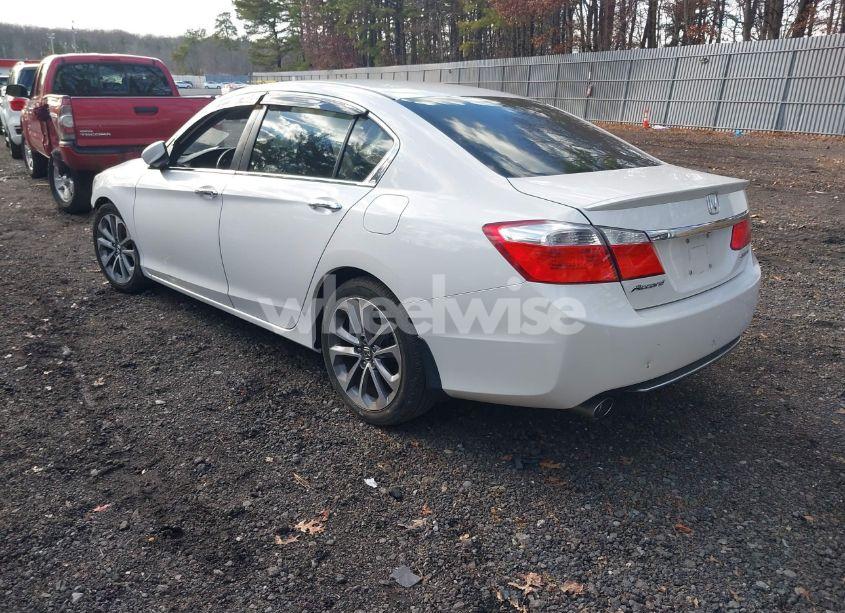 Photo 3 of 2015 Honda Accord SPORT (VIN 1HGCR2F50FA255107)