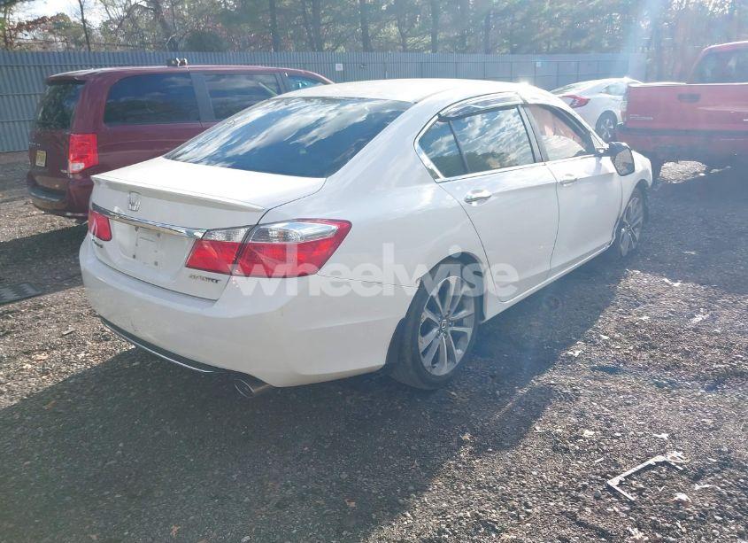 Photo 4 of 2015 Honda Accord SPORT (VIN 1HGCR2F50FA255107)