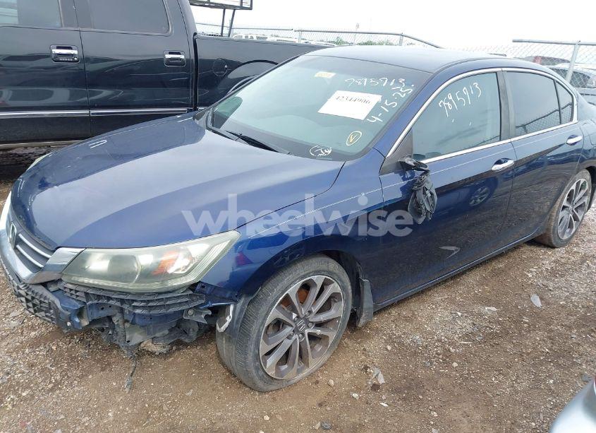 Photo 2 of 2015 Honda Accord SPORT (VIN 1HGCR2F50FA262252)
