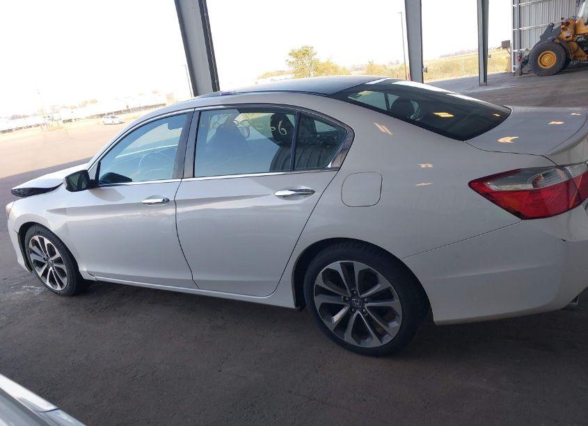 Photo 14 of 2015 Honda Accord SPORT (VIN 1HGCR2F50FA263126)