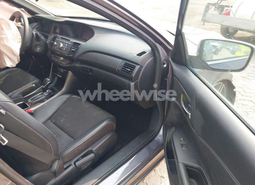 Photo 5 of 2016 Honda Accord SPORT (VIN 1HGCR2F50GA112045)