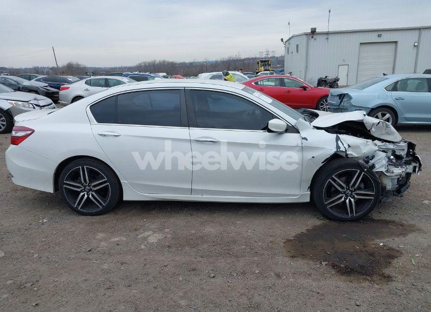 Photo 13 of 2016 Honda Accord SPORT (VIN 1HGCR2F50GA132201)
