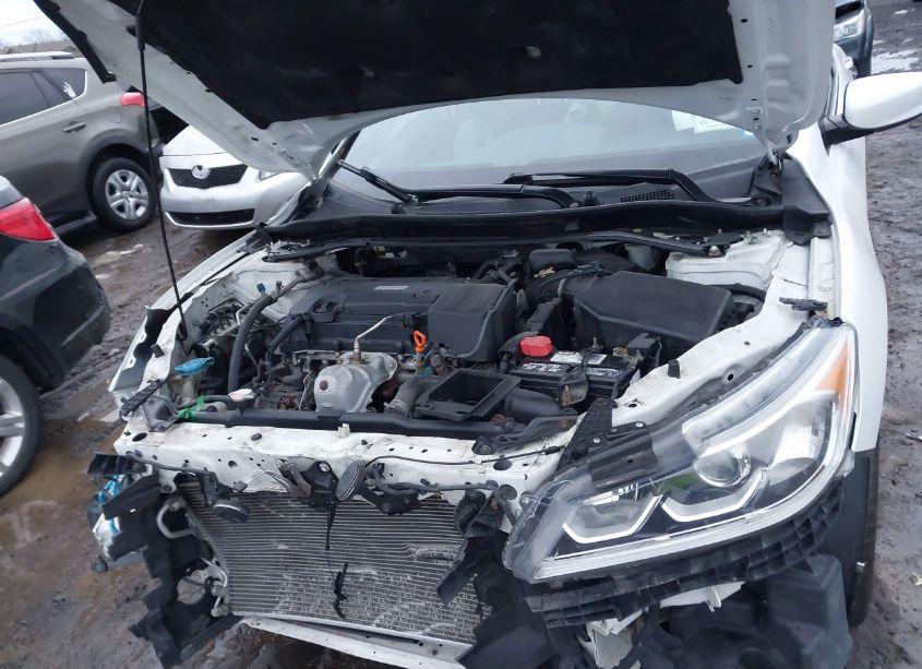 Photo 10 of 2016 Honda Accord SPORT (VIN 1HGCR2F50GA198702)