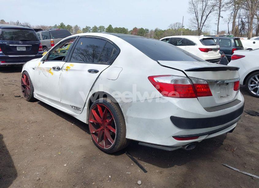 Photo 3 of 2016 Honda Accord SPORT (VIN 1HGCR2F50GA213439)