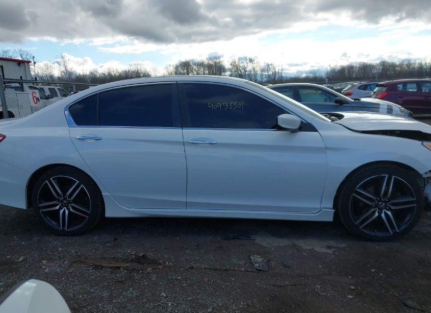 Photo 13 of 2017 Honda Accord SPORT (VIN 1HGCR2F50HA013565)