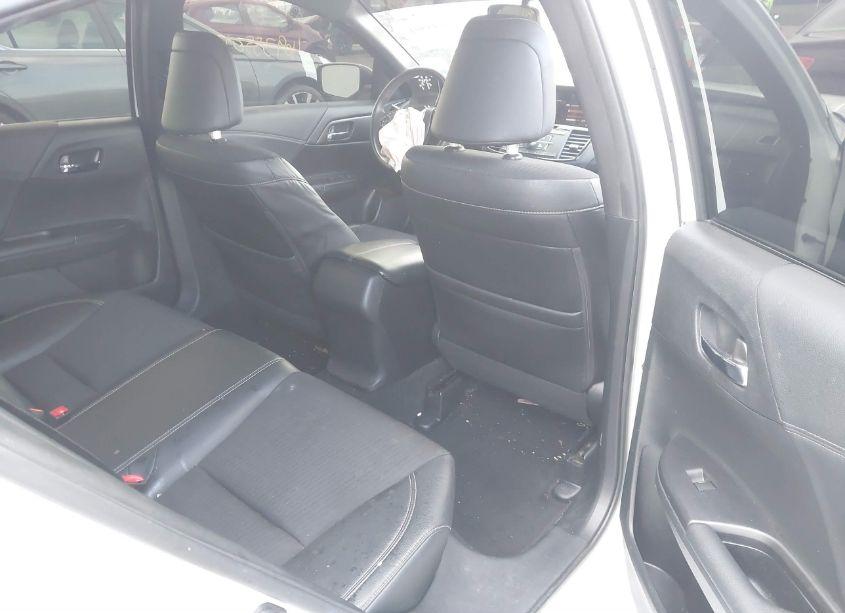 Photo 8 of 2017 Honda Accord SPORT (VIN 1HGCR2F50HA013565)