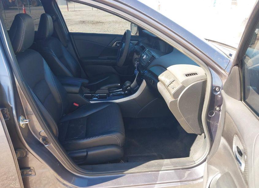 Photo 5 of 2017 Honda Accord SPORT (VIN 1HGCR2F50HA099671)