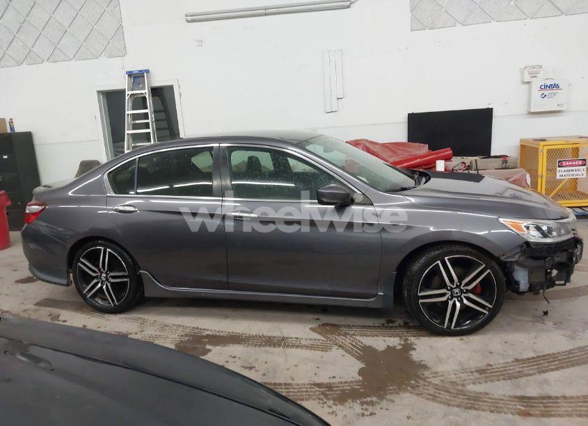 Photo 13 of 2017 Honda Accord SPORT (VIN 1HGCR2F50HA122656)