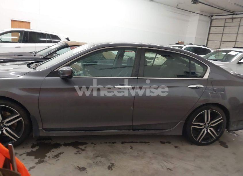 Photo 14 of 2017 Honda Accord SPORT (VIN 1HGCR2F50HA122656)