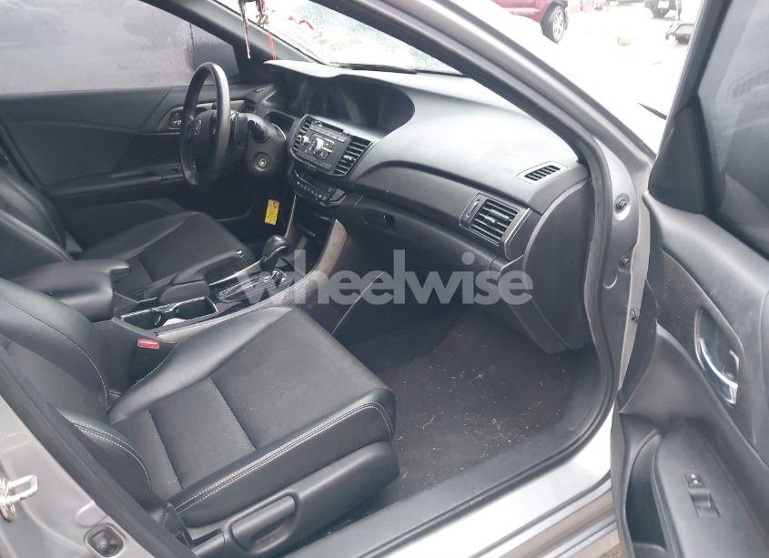 Photo 5 of 2017 Honda Accord SPORT (VIN 1HGCR2F50HA179469)