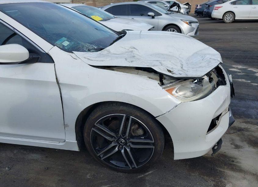 Photo 18 of 2017 Honda Accord SPORT (VIN 1HGCR2F50HA290040)
