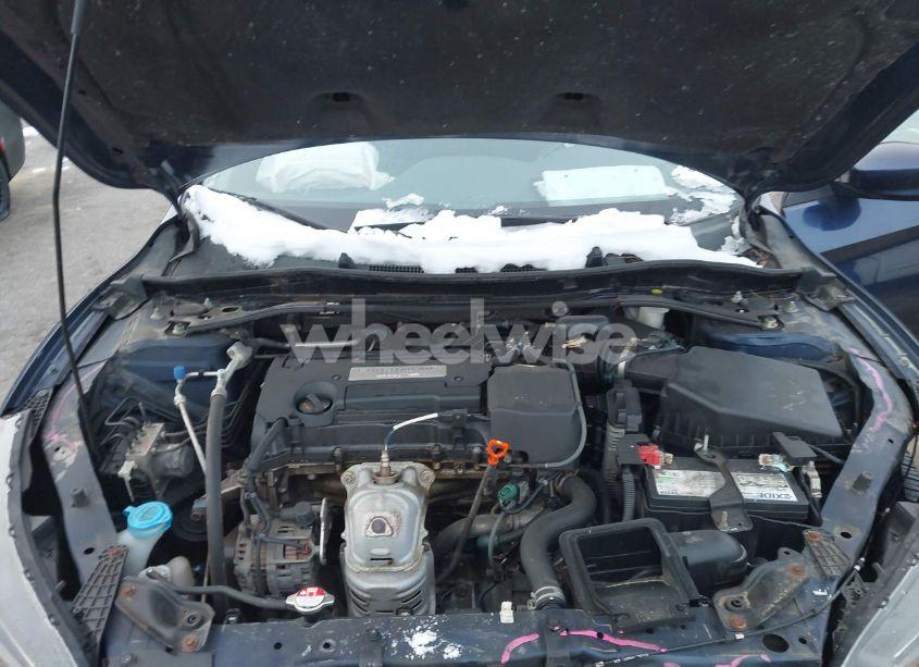 Photo 10 of 2015 Honda Accord SPORT (VIN 1HGCR2F51FA010526)