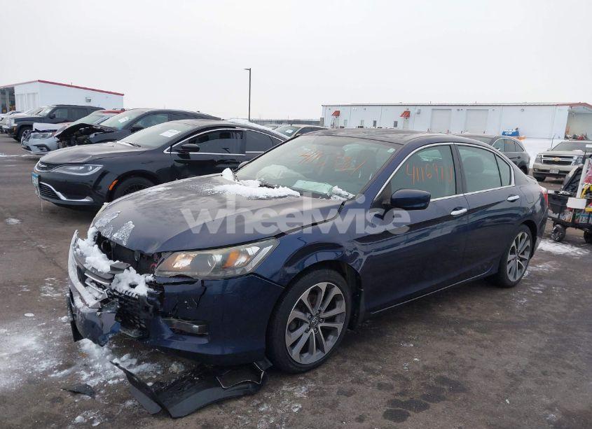 Photo 2 of 2015 Honda Accord SPORT (VIN 1HGCR2F51FA010526)