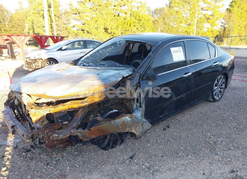 Photo 2 of 2015 Honda Accord SPORT (VIN 1HGCR2F51FA027648)