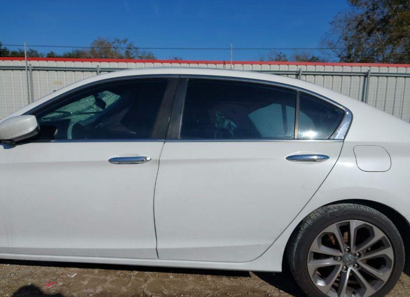 Photo 15 of 2015 Honda Accord SPORT (VIN 1HGCR2F51FA030842)