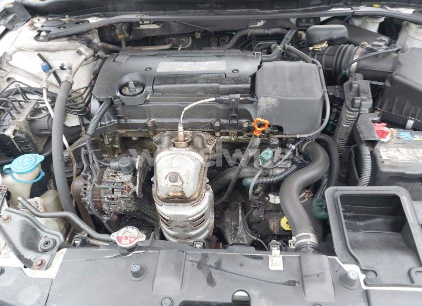 Photo 10 of 2015 Honda Accord SPORT (VIN 1HGCR2F51FA100131)